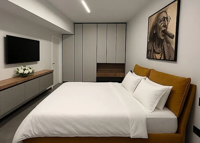 Avi Garden Apartment *